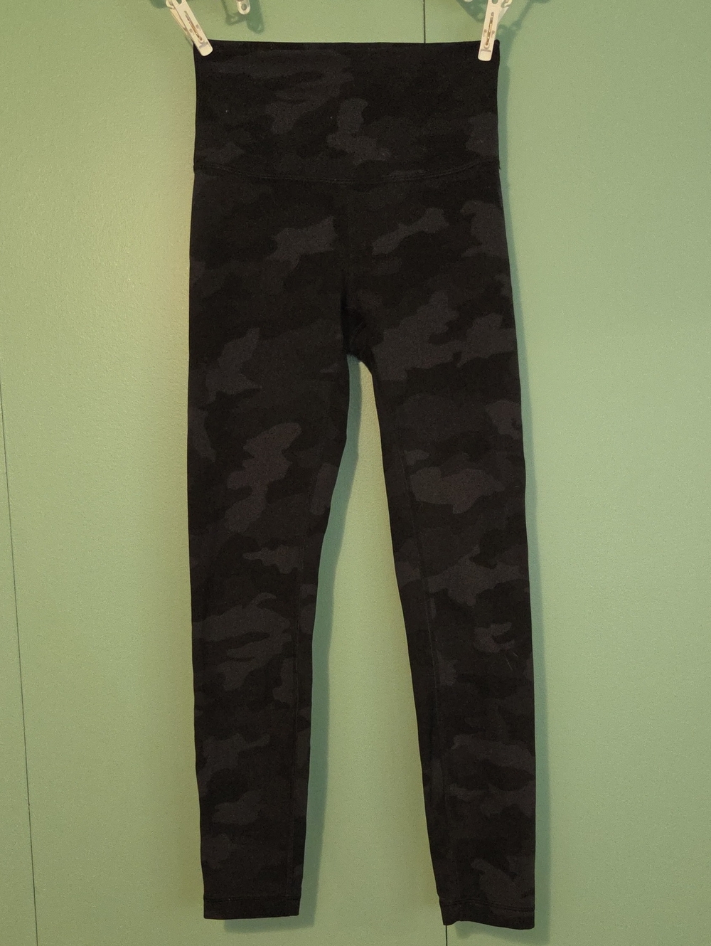 Lululemon Black Camo Legging Size 4